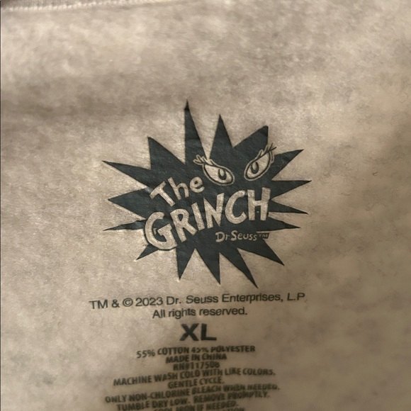 NEW Target Dr. Seuss The Grinch Graphic Sweatshirt in Gray; Size X-Large - Picture 5 of 6